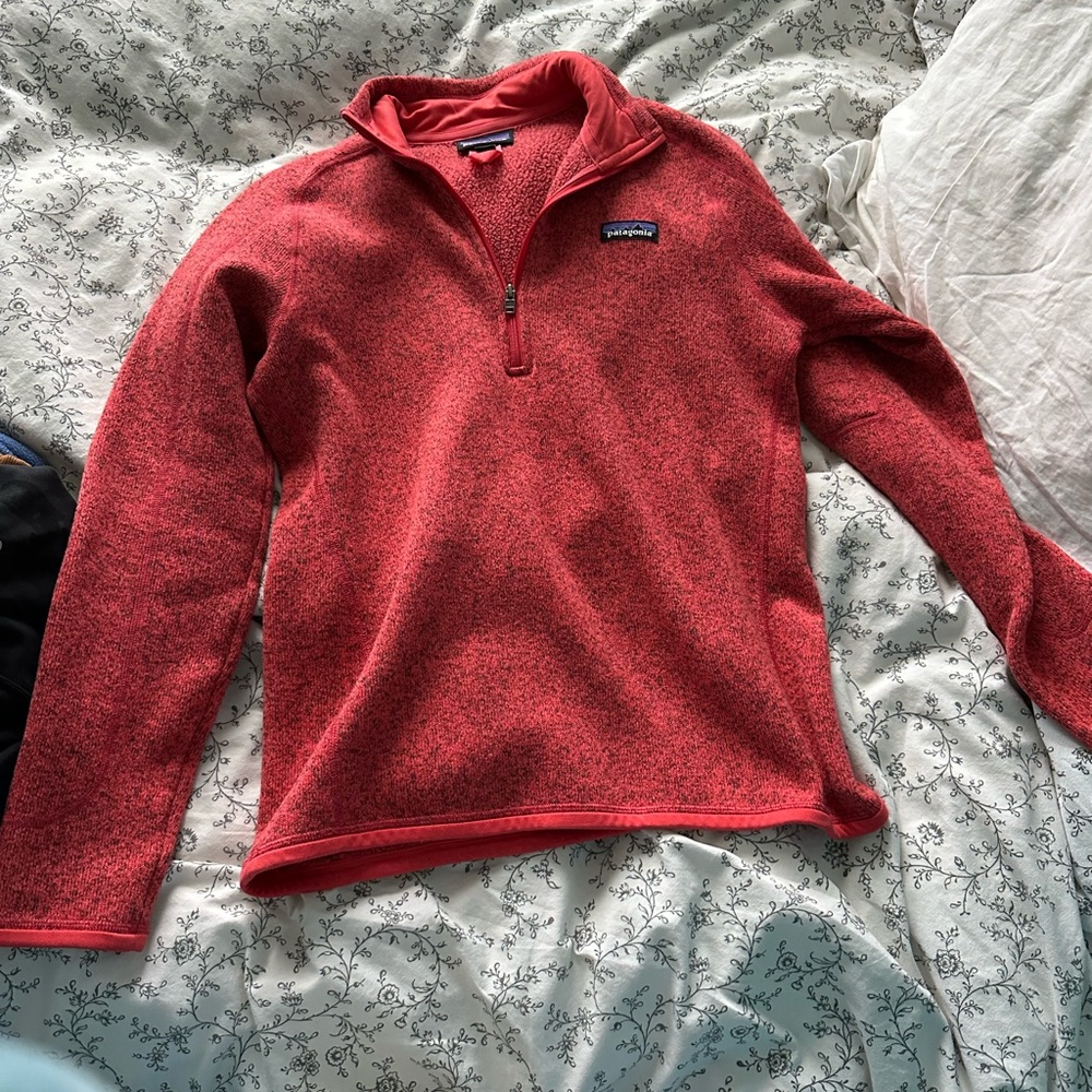 Patagonia half zip reddish color size medium ❤️